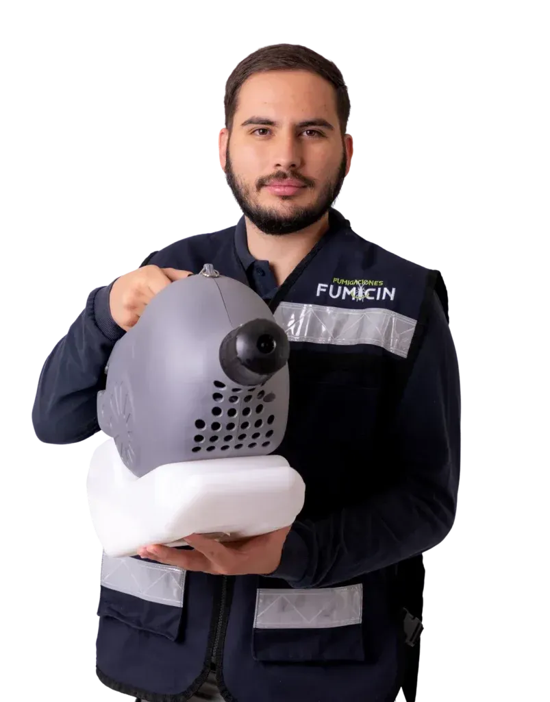 Bryan, técnico certificado de Fumicin