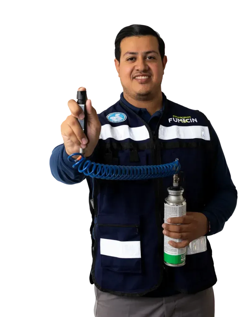 Joaquin, técnico certificado de Fumicin